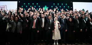Gelecek Partisi resmen feshedildi