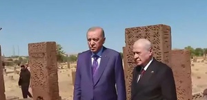Cumhurbaşkanı Erdoğan ve Devlet Bahçeli, Ahlat Selçuklu Kabristanı’nı ziyaret etti