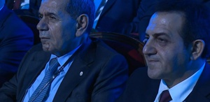 Dursun Özbek ve Abdullah Kavukcu’nun o halini gören taraftarlar aynı soruyu soruyor