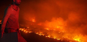 Antalya’da alevlere karşı seferberlik Plakasız itfaiye araçlarını bile sahaya çıkardılar