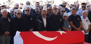 Serhat Kılıç son yolculuğuna uğurlandı Cenazesinde tüm gözler onu aradı hemen açıklama yaptı