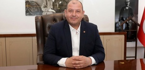 Menderes belediye başkanı hakkında skandal ifadeler Gizli oda, belediyede iş, otel buluşmaları