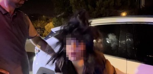 Polise direndi, gazeteciye tükürdü Trafiği birbirine katan sözde sanatçı tutuklandı