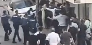 Düğün öncesi gelin almada kavga Kadınların çığlıkları mahalleyi inletti