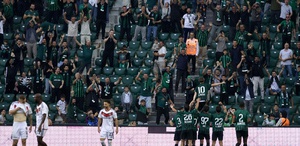 Berkan Kutlu yine çok uzaklardan attı, Kocaelispor 3 puana uzandı