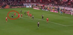 Ne şakaları var ne de acımaları Gelene geçene gol yağdırıyorlar