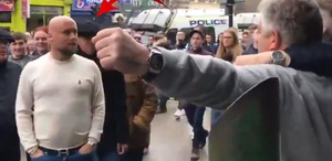 Tahrik edildi, dayanamadı Tek yumrukla yere serdi