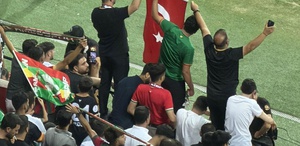 Amedspor tribünlerinde anlamlı görüntüler