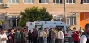 Manisa’da okula silahlı saldırı Yaralı öğrenciler var