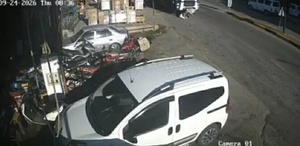 Çöp kamyonunun altında kalan 20 yaşındaki gencin acı sonu Korkunç kaza kamerada