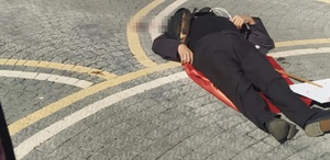 AYM önündeki eylemde acı olay Emekli polis “geçinemiyorum“ diyerek...