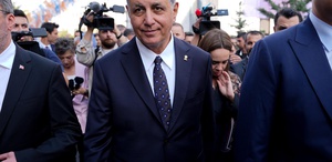 Cemil Tugay’ın AK Parti’ye geçmesi sonrası İzmir’de ilk istifa
