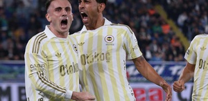 Bir açıldı pir açıldı İrfan Can Kahveci zirvede tek başına