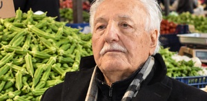 Dört dönem bakanlık yapan Ali Naili Erdem, 1 kilo bamya alamadı
