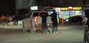 Patenli çocukların tehlikeli yolculuğu kamerada Kamyonete tutunup ilerlediler