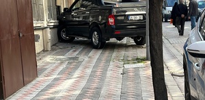 Sultangazi’de feci kaza Park ederken kendisine yol gösteren eşini ezdi