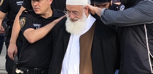 69 yaşındaki yazar, DEAŞ operasyonunda ters kelepçeyle gözaltına alındı Görüntülere soruşturma başlatıldı