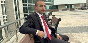 Bir yıldır haftada 3 kez kapısına polis geliyor Nedeni de akıl almaz