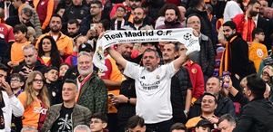 Galatasaray tribünlerinde Real Madrid sürprizi
