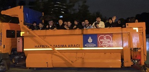 İstanbul’da inanılmaz kurtarma 200 kişiyi böyle tahliye ettiler