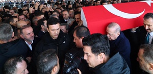 AK Parti’ye geçeceği konuşulan Alper Yeğin, Cumhurbaşkanı Erdoğan ile aynı karede