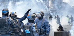 Fransa’da 500 farklı noktada eylem Polis ekipleri ile göstericiler arasında çatışma çıktı