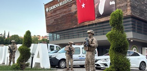 Çukurova Belediyesi’ne jandarma operasyonu Çok sayıda gözaltı var