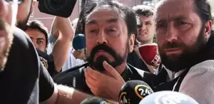 Adnan Oktar’ın yeniden hakim karşısında: 3 suçtan beraat etti, savunması dikkat çekti