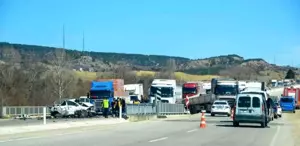 Kastamonu’da feci kaza, otomobil kağıt gibi ezildi