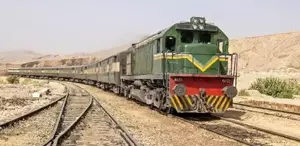 Pakistan’da tren saldırısı Militanlar 450 yolcuyu rehin aldı