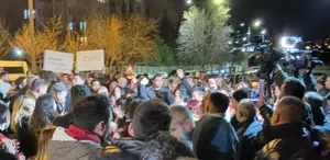 CHP İmamoğlu kararını YÖK’ün önünde protesto etti