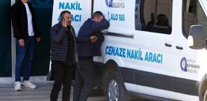 Araçtan fırlayıp hayatını kaybetti, babası cenaze aracına yaslanıp ağladı