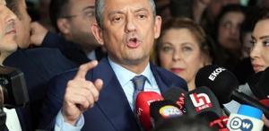 CHP lideri Özel: O küfrü kendi anneme edilmiş sayıyorum