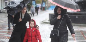 Sıcaklıklar 8 derece birden düşecek Bahar havası yerini fırtına ve yağmura bırakıyor