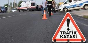 Bitlis’te minibüs ile otomobil kafa kafaya çarpıştı