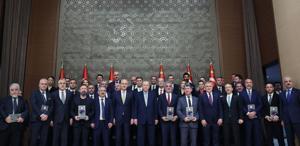 Medya ödülleri sahiplerini buldu Cumhurbaşkanı Erdoğan’dan Türkiye Basın Federasyonuna teşekkür