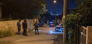 Kurşun yağmuruna tutulan otomobil kaza yaparak durabildi