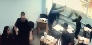 Kimliği belirsiz şahıs özel eğitim kursunda öğrenciye sopa ve bıçakla saldırdı