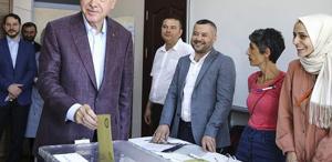 AK Parti Genel Sekreteri İnan, masasına gelen son anketi paylaştı