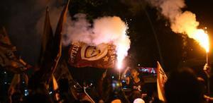 Galatasaray’ın Almanya’daki şampiyonluk kutlamalarında olay: 33 polis yaralı
