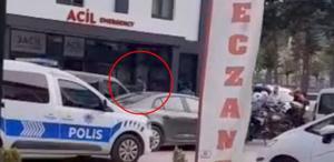 Hastanede boğazına bıçak dayadı, kendini kesmeye başladı