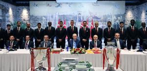 Cumhurbaşkanı Erdoğan, Galatasaray futbol takımını kabul etti