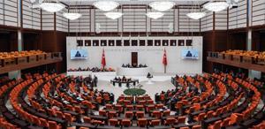 2 parti daha yeni anayasaya kapıları kapattı
