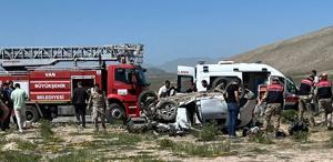 Van’da 2 araç kafa kafaya çarpıştı: 4 ölü, 2 yaralı