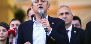 Özgür Özel hakkında İstanbul Cumhuriyet Başsavcısı Akın Gürlek ile ilgili söylediği sözler nedeniyle soruşturma başlatıldı.