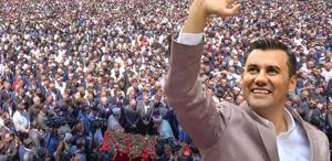 Ferdi Zeyrek’in cenaze namazında binlerce kişi meydana sığmadı