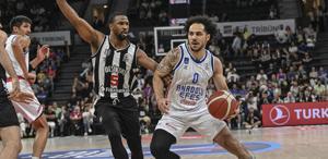 Kıran kırana seride Anadolu Efes durumu 2-1 yaptı
