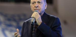 Erdoğan: FETÖ’nün hala çeşitli yapılara sızma girişimlerinin sürdüğünü görüyoruz