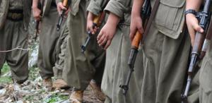PKK’lı teröristler silahlarını içinde ateş yanan kazana atacak