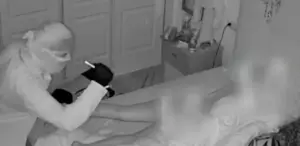 Hırsız, çıplak uyuyan kadını önce taciz etti sonra cüzdanını alıp gitti